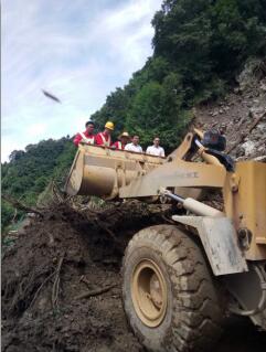抗洪搶險，交通實(shí)業(yè)人在行動